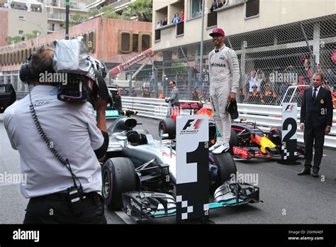 Race Winner Lewis Hamilton Gbr Mercedes Amg F W Hybrid Celebrates