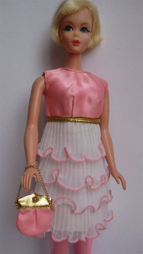 Hair Fair Barbie In Pink Premiere 1969 In 2020 Vintage Barbie