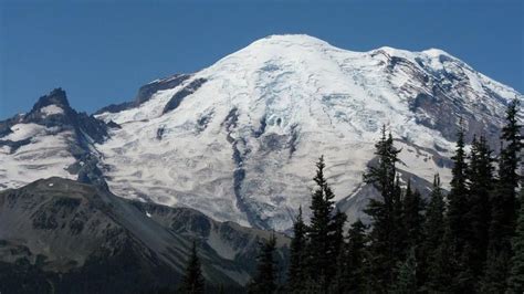 Overdue 76 Year Old Hiker Found Dead On Mount Rainier