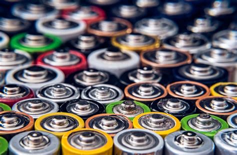 Aa Vs Aaa Batteries What’s The Difference Explained All The Differences