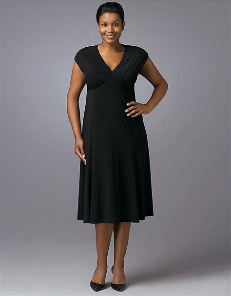 Jones New York Black Capsleeved Vneck Dress In Black Lyst