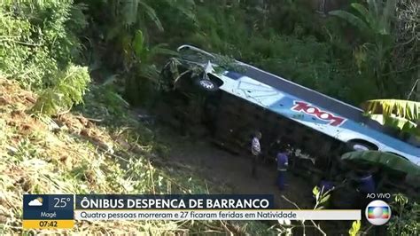 Vídeo Acidente entre carro e ônibus deixa três morto e vários feridos