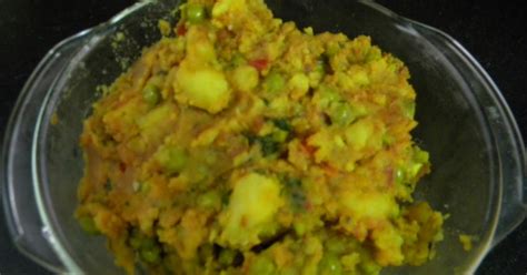 Fast Indian Recipes Dry Aloo Matar Recipe Potato With Peas