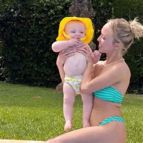 New Hot Sexy Tasmin Simon Bikini Pics