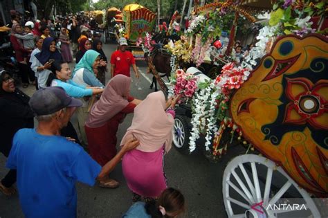 Kirab Kereta Kencana Peringati Hut Kabupaten Tegal Antara News