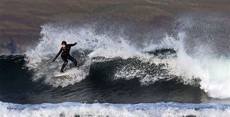 Photographer James Gunn offers tips on capturing surfing action at ...