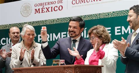 Cancelan Estampilla Postal Conmemorativa Al Aniversario Del Imss