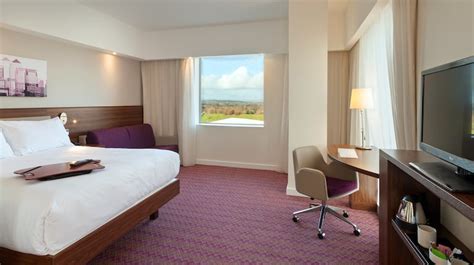 Gatwick Airport Hotels, North Terminal - Hampton By Hilton