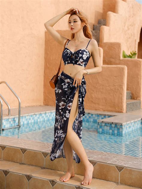 SHEIN Swim Mod 3 piezas Bañador bikini floral al azar con estampado con