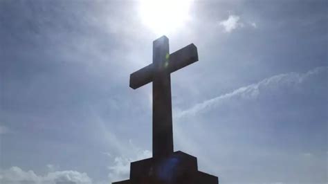 Hombre Arrestado Por Irrumpir Y Vandalizar Un Monasterio En Estados