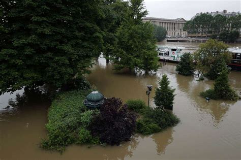 Inondations La Seine Atteindra Son Plus Haut Niveau Dans La Nuit