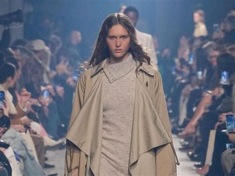 Défilé Isabel Marant Prêt à Porter Automne Hiver 2023 2024 Paris Elle