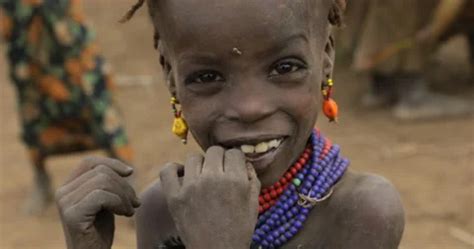 Dassanech Tribe Girl Omorate Omo Valle Stock Video Pond