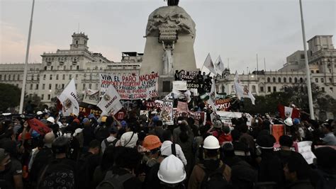 Perú tilda de traidores a los intereses de la patria a quienes