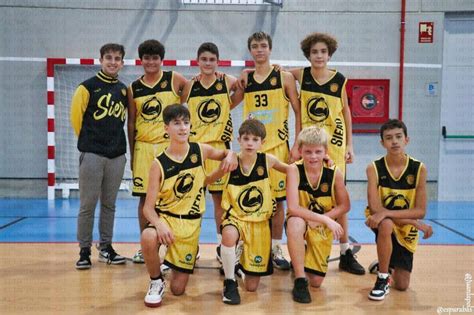 El Tapín El club Siero Baloncesto cuenta por primera vez en su