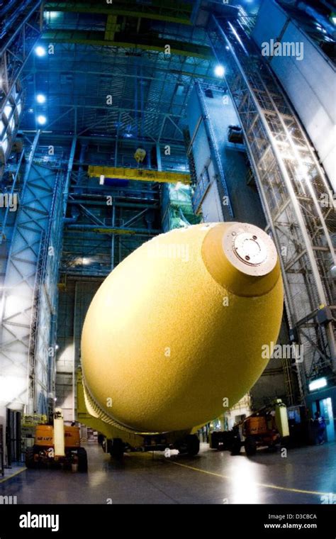 Space shuttle external tank hi-res stock photography and images - Alamy