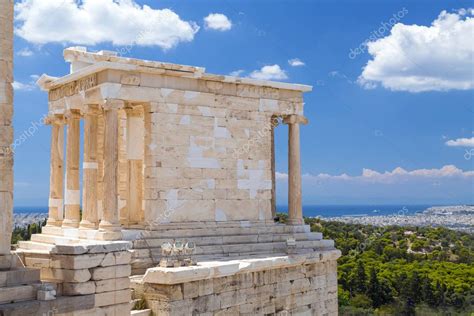 Las Ruinas Antiguas Reconstruidas De Parthenon Y De Erechtheion En La