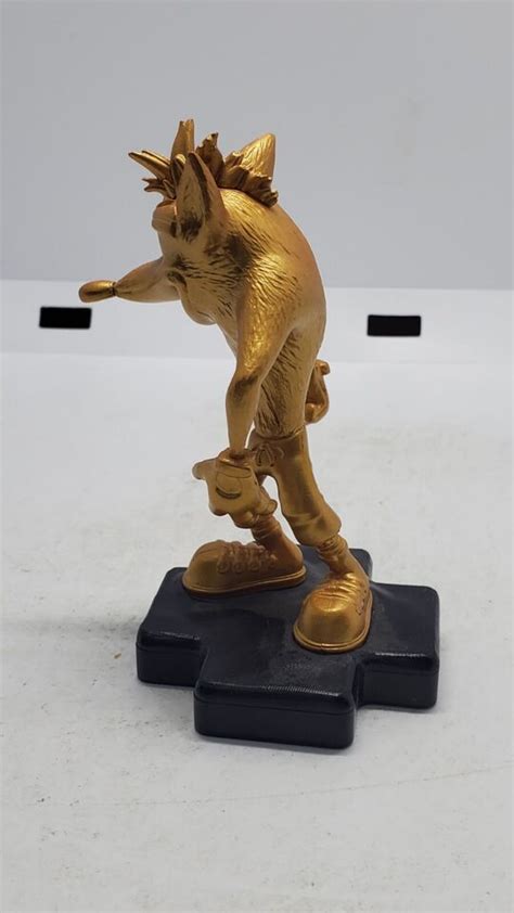 Golden Crash Bandicoot Totaku Figure Ebay