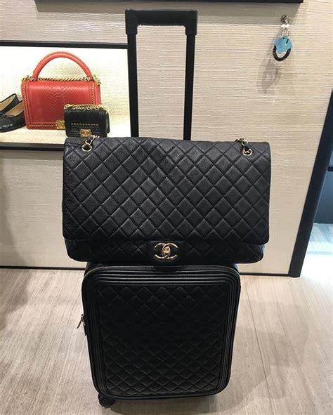 Pin By Yaren Akcaalan On Details Chanel Luggage Bags Chanel Bag