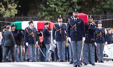 Uccise I Poliziotti Matteo Demenego E Pierluigi Rotta In Questura A