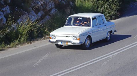 ATENAS GRECIA 8 DE DICIEMBRE DE 2018 Coche clásico Renault R10