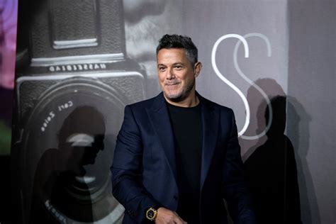 Alejandro Sanz Explota Tras Ser Tachado De Fascista Y Comunista