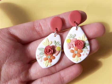 Flower polymer clay earrings : r/crafts