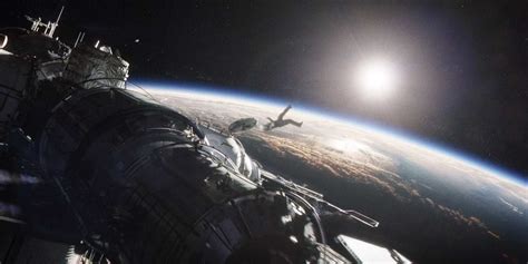 Gravity Review Alfonso Cuarons Space Film Is An Extreme Thrill Ride