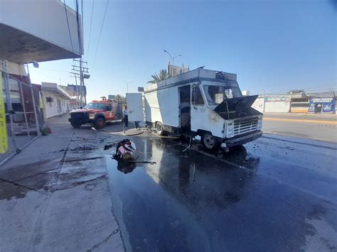 Se Incendia Camión Cargado Con Fayuca Sobre El Bulevar Diagonal Reforma