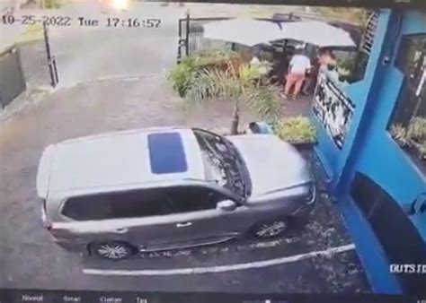 Watch Thieves Steal Car In 60 Seconds In Randburg [video]