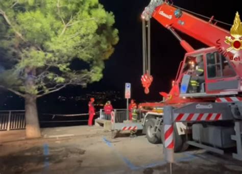 Coppia Morta Nel Lago Di Como La Testimonianza Il Suv Aveva Problemi