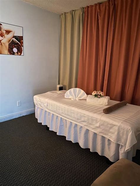 Spring Massage Updated January 2025 16 Photos 2626 Spring St