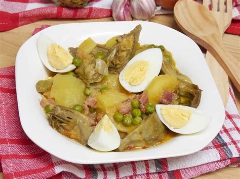 Guiso de patatas alcachofas y guisantes con jamón Mis Cosillas de Cocina