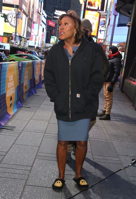 ROBIN ROBERTS Arrives at Good Morning America in New York 01/16/2023 ...