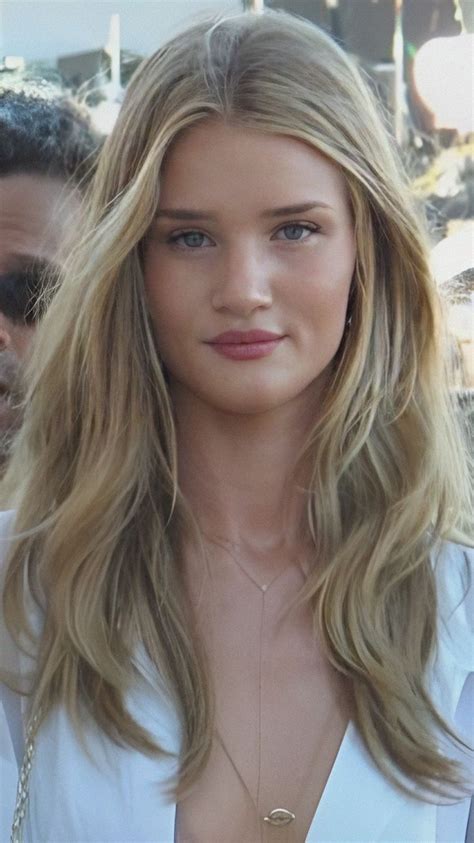 Rosie Huntington Whiteley Paparazzi 🤎💛 Blonde Hair Pale Skin Tan