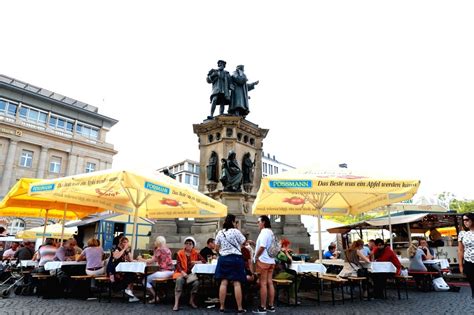 GERMANY-FRANKFURT-APPLE WINE FESTIVAL