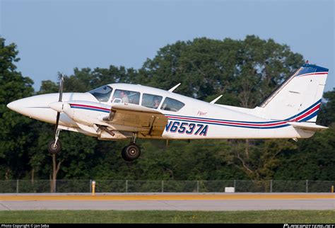 N6537A Private Piper PA 23 250 Aztec F Photo By Jan Seba ID 1642051