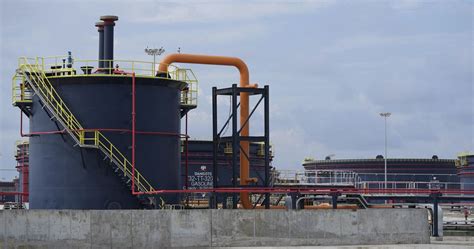 Africa S Biggest Oil Refinery Begins Production In Nigeria With The Aim