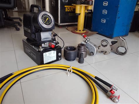 Sewa Komplet Set Hydraulic Torque Wrench Merk Torcup Made In Usa Di Bekasi Kota Jawa Barat