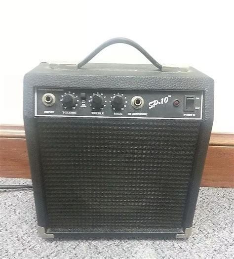 Squier By Fender Sp 10 Portable Electric Guitar Amplifier Reverb