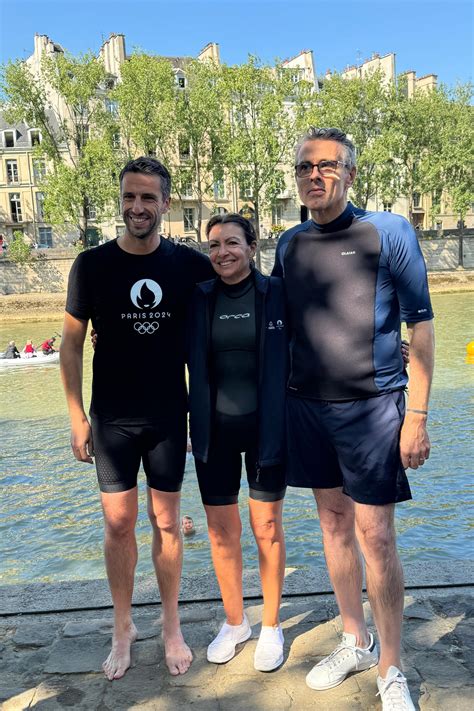 Anne Hidalgo S Est Baign E Dans La Seine Jours Des Jeux Olympiques