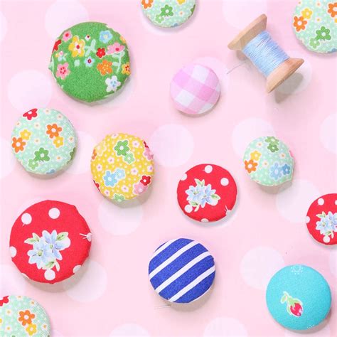 How to Make FABRIC BUTTONS - Kit and No Kit | TREASURIE