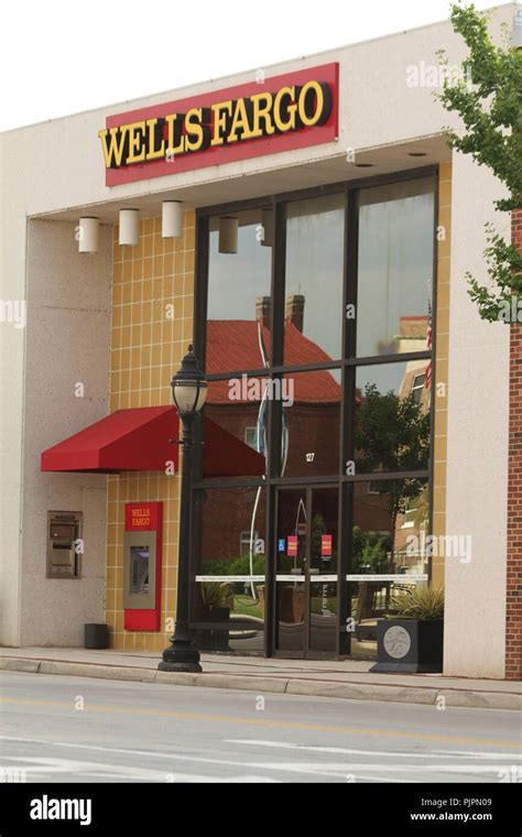 Wells Fargo Bank branch in Farmville, VA, USA Stock Photo - Alamy