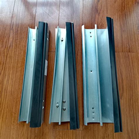 Factory Standard Custom Garage Door Hardware Track Sets Curve Track