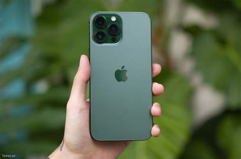 Trên tay iPhone 13 Pro Max màu Alpine Green đầu tiên tại Việt Nam Vender