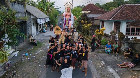 Parade Ogoh Ogoh Desa Riang Gede Tahun Baru Caka 1945 YouTube