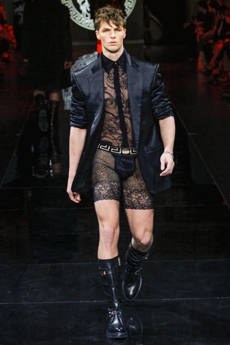 22 Looks That Prove Versace Can Pull Anything Off Gay Fashion Mens Fashion Menswear