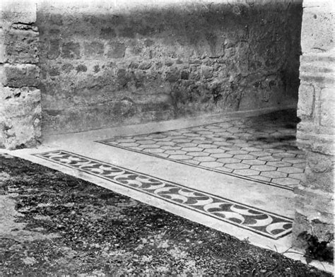 Vi Pompeii C Room Looking North East Along Threshold And