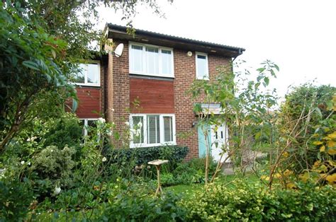 3 Bed End Terrace House For Sale In Morland Close Hampton Tw12 £