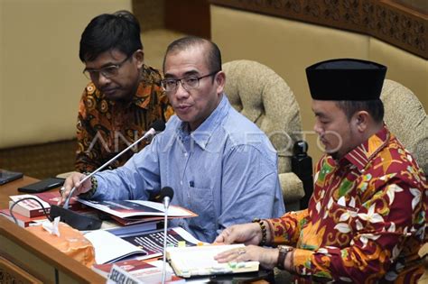 Rapat Penanganan Dugaan Pelanggaran Administrasi Pemilu Antara Foto